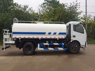 东风10.3吨洒水车大促销 选购指南与市场机遇